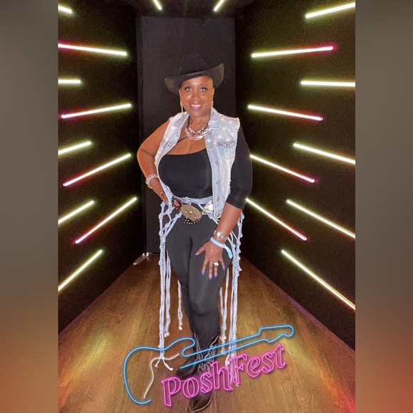 👑 LADYSLYSTYLES IS LIVE 🔥 Like & Share this post to be notified. - Picture 10 of 13